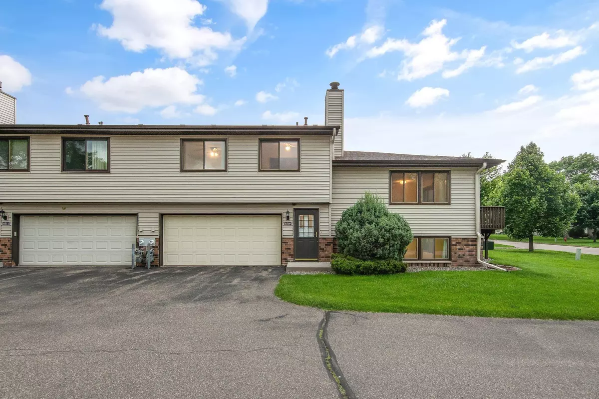Brooklyn Park, MN 55445,8509 S Maplebrook CIR