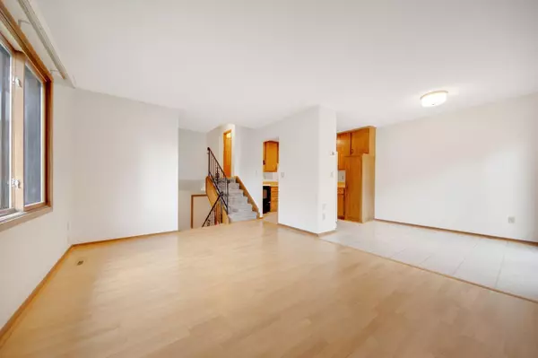 Brooklyn Park, MN 55445,8509 S Maplebrook CIR