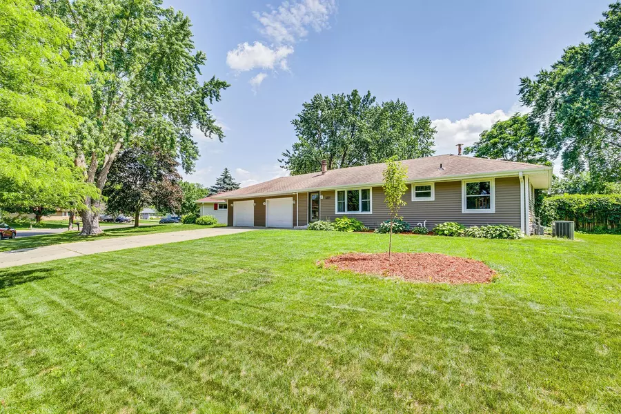 8201 Ingberg TRL S, Cottage Grove, MN 55016