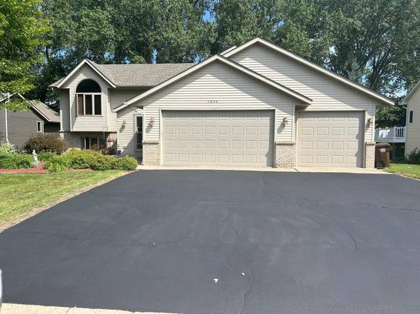 3894 Kestrel ST SW, Prior Lake, MN 55372