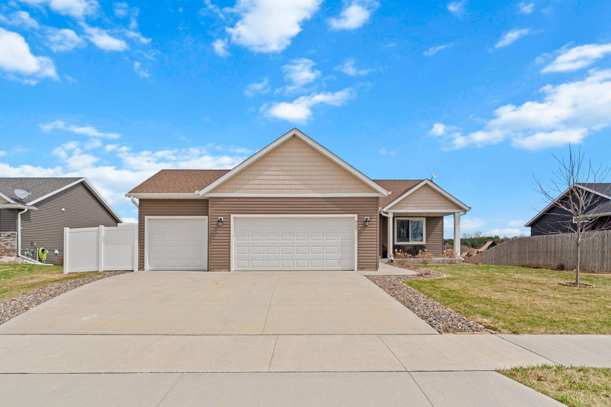 Wanamingo, MN 55983,907 7th AVE
