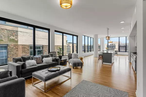 Minneapolis, MN 55415,740 Portland AVE #801