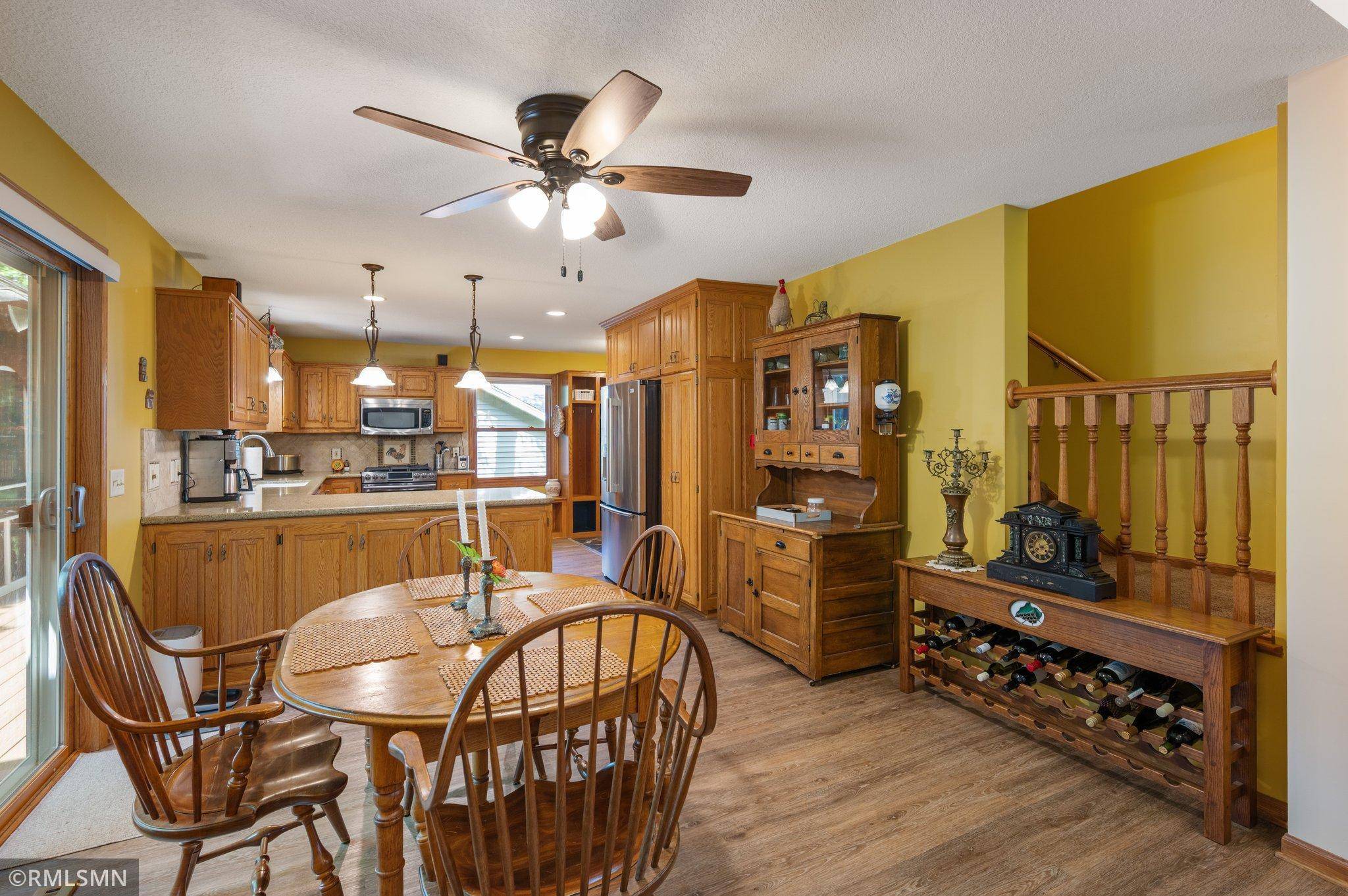 Mahtomedi, MN 55115,138 Dahlia ST