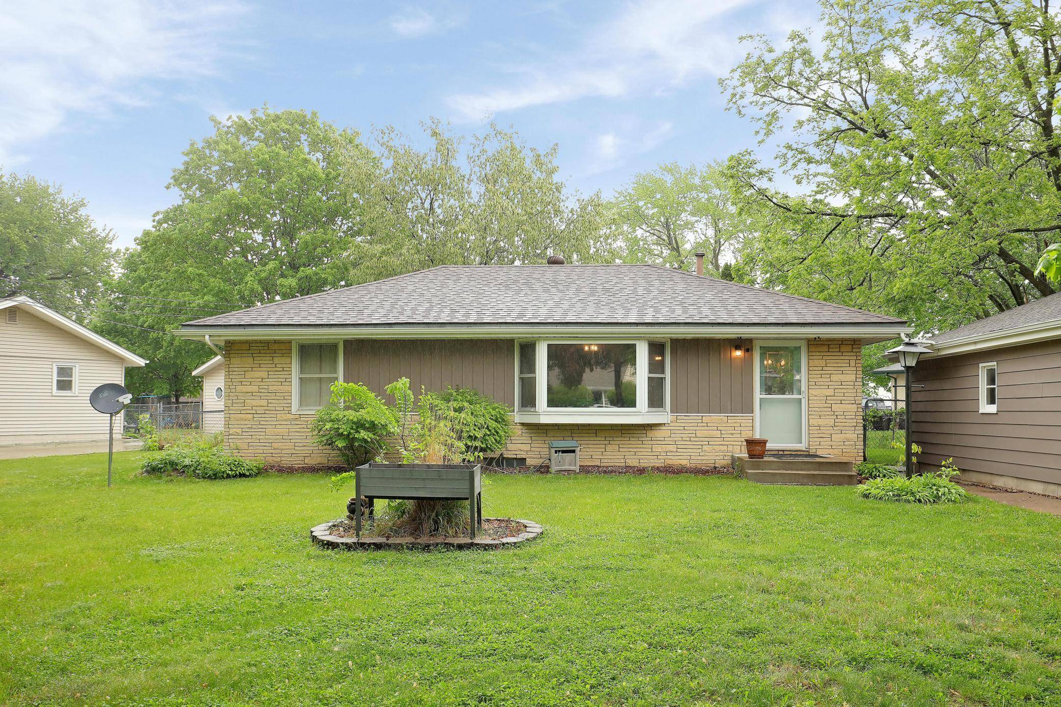 16725 Anna TRL SE, Prior Lake, MN 55372