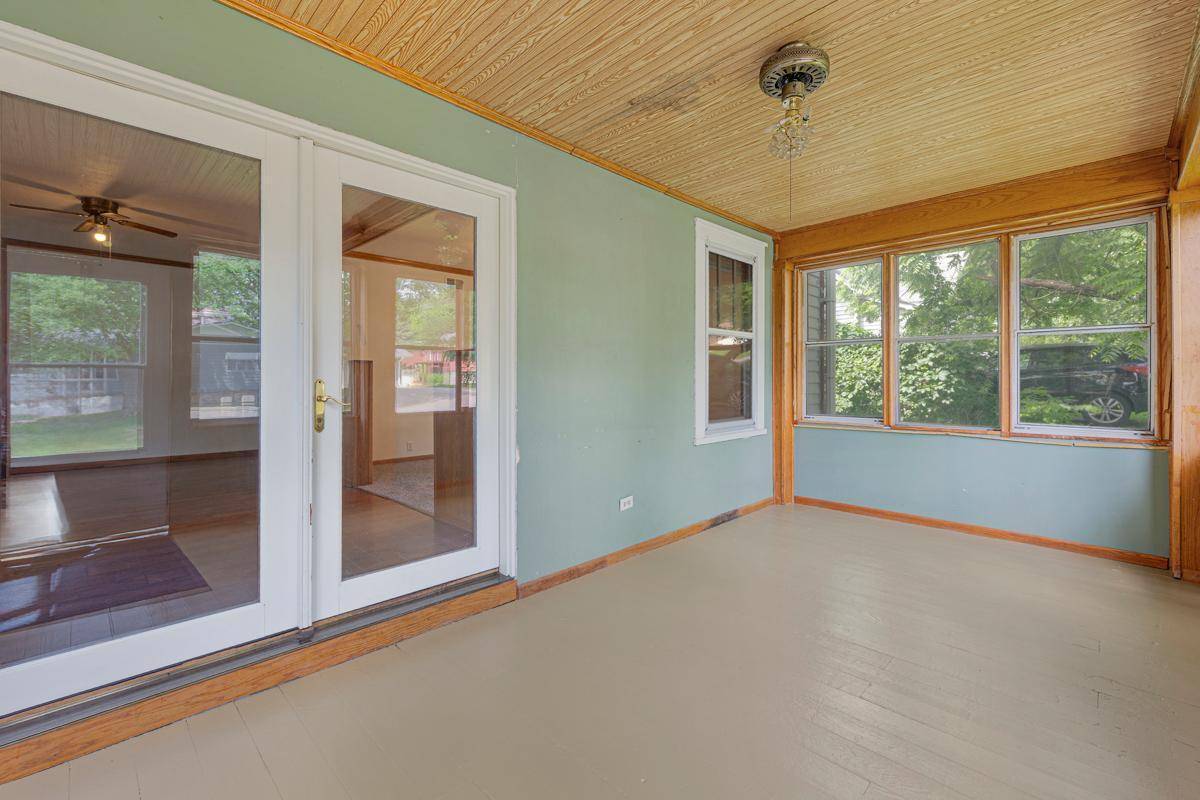 Saint Peter, MN 56082,810 W Madison ST W