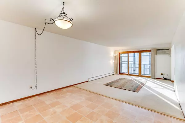 Roseville, MN 55113,2700 Oxford ST N #133