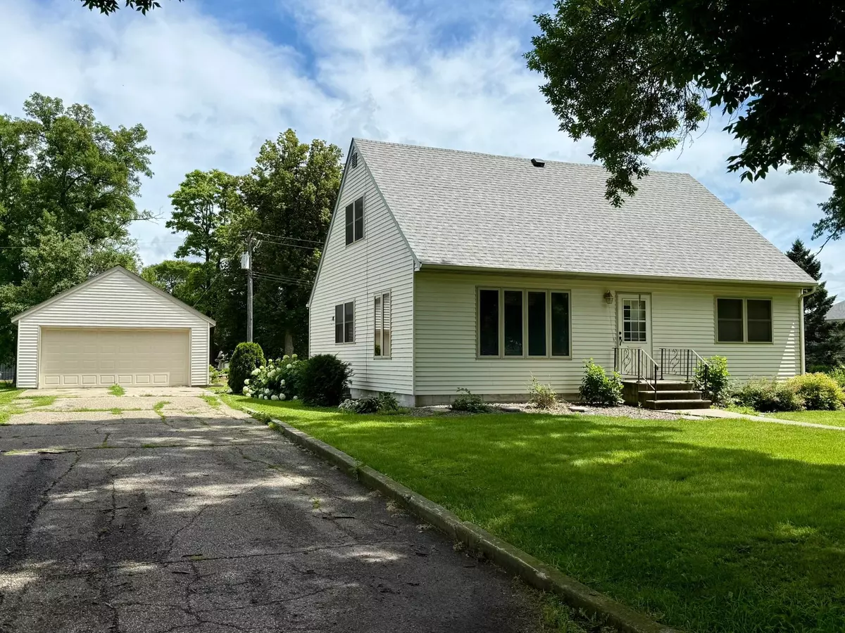 Blomkest, MN 56216,11 N Bloomquist ST