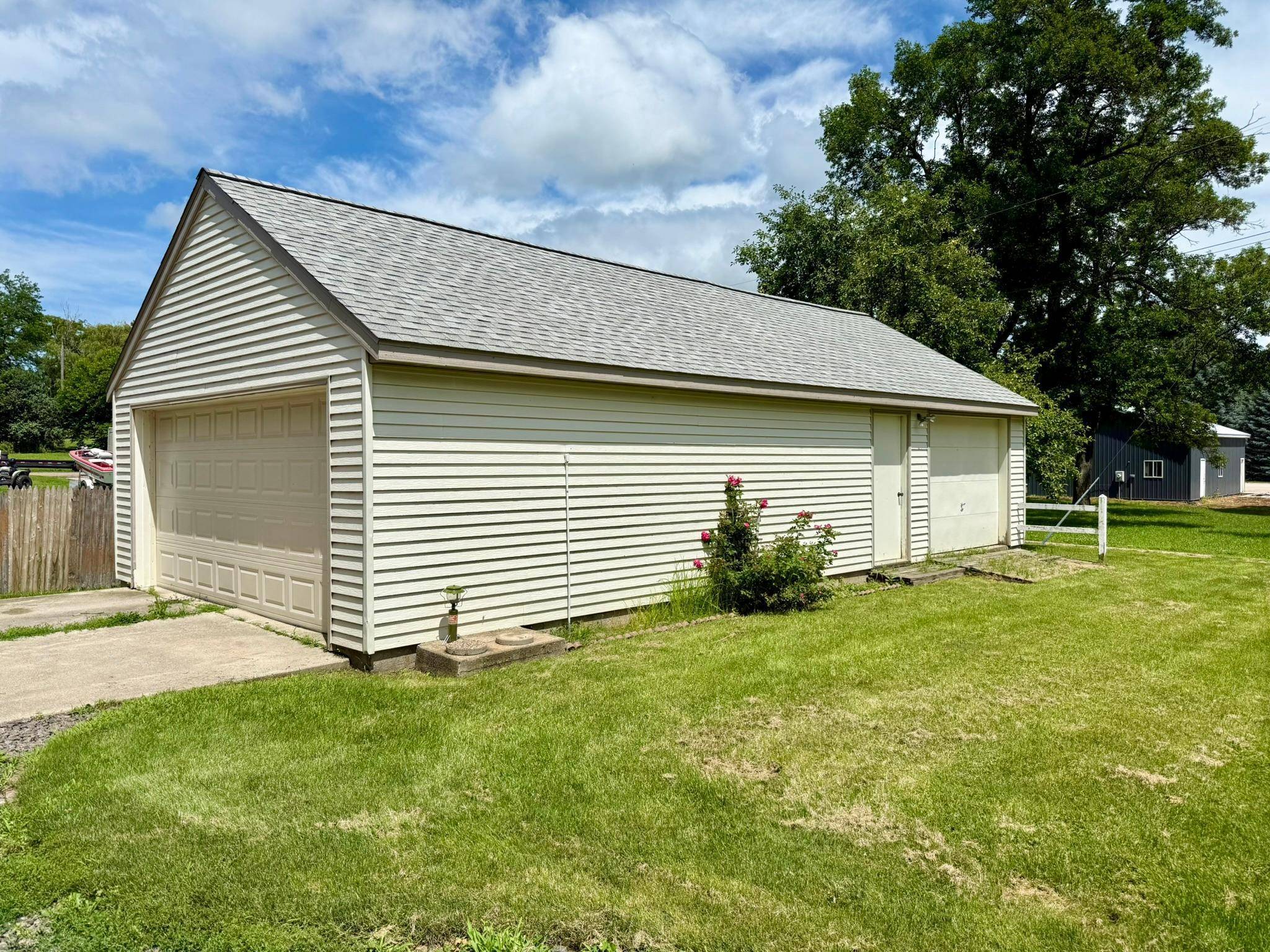 Blomkest, MN 56216,11 N Bloomquist ST