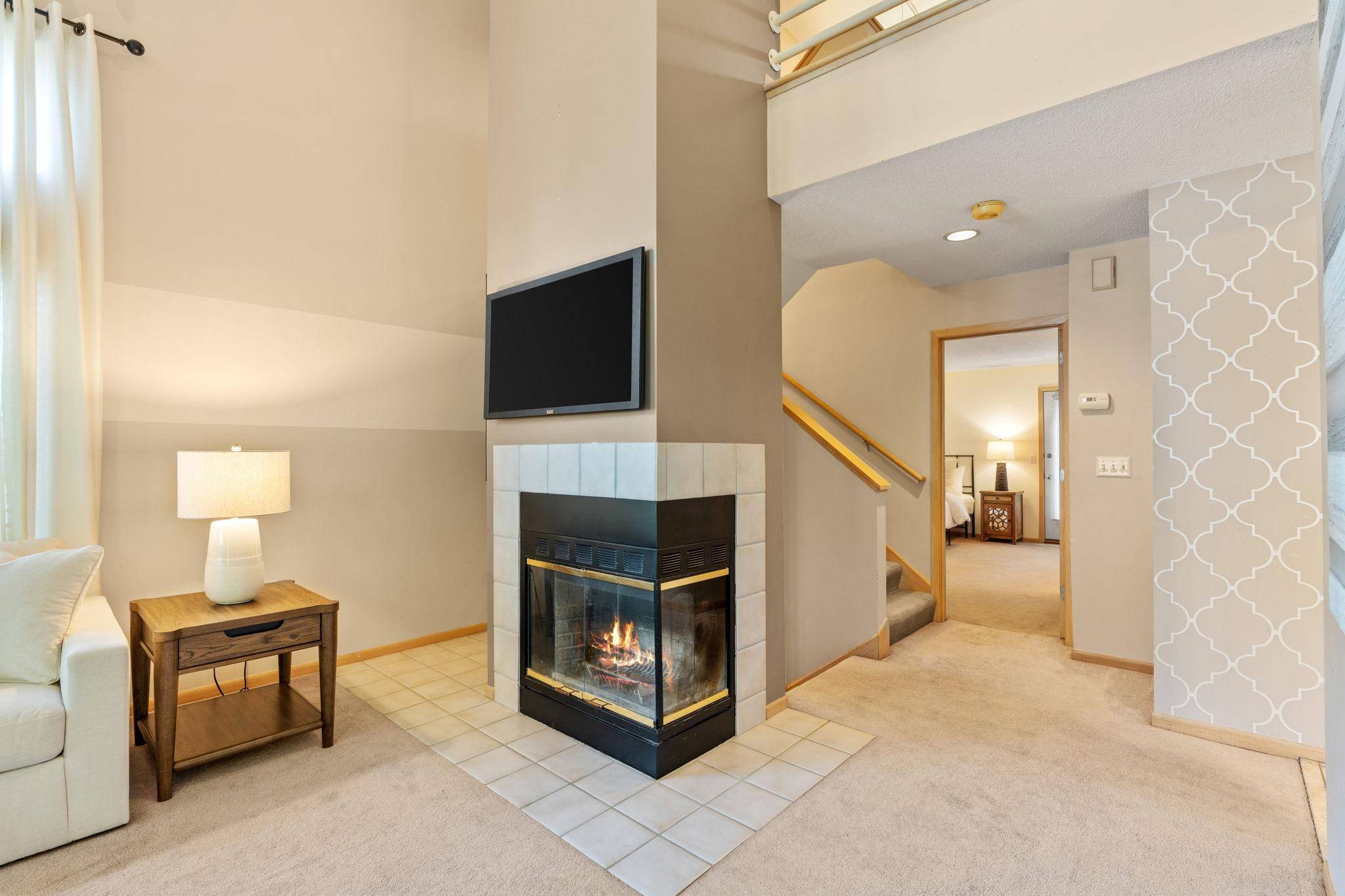 Minnetonka, MN 55305,2212 Sherwood CT