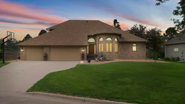 Woodbury, MN 55125,3600 Rae LN