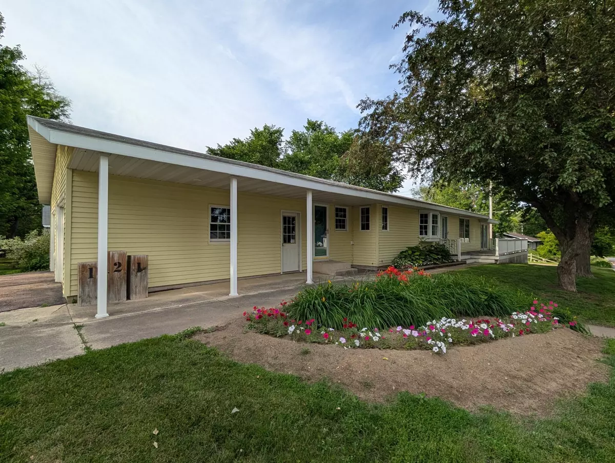 Ivanhoe, MN 56142,121 W Rowena ST