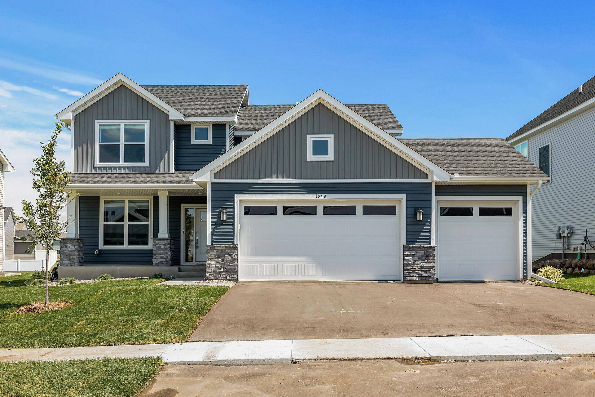 1959 Tamarack RD, Carver, MN 55315