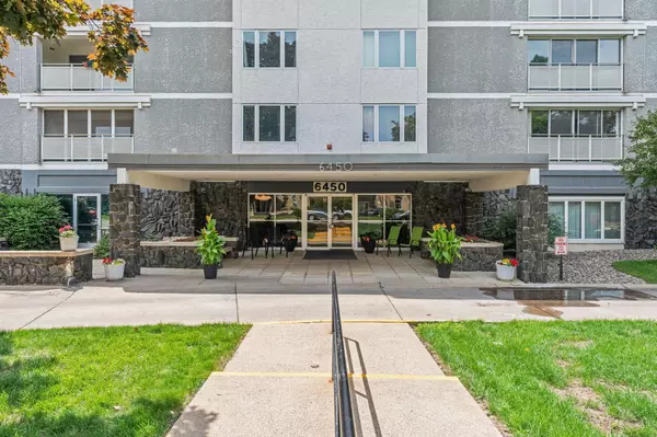 Edina, MN 55435,6450 York AVE S #308