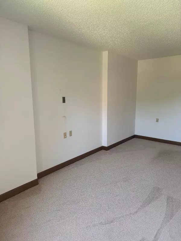 Golden Valley, MN 55427,7600 Golden Valley RD #315