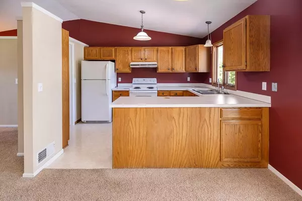 Bloomington, MN 55438,9818 Cavell CIR