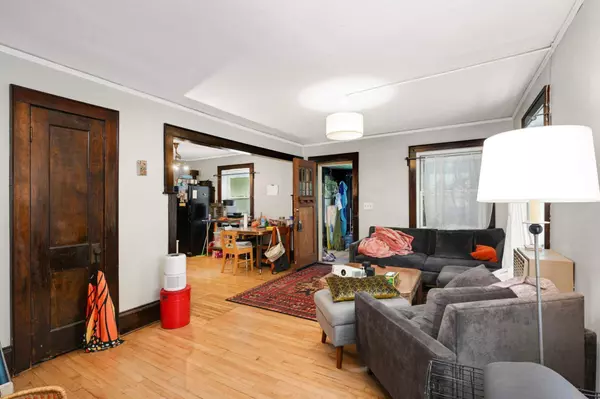 Minneapolis, MN 55409,4304 1st AVE S