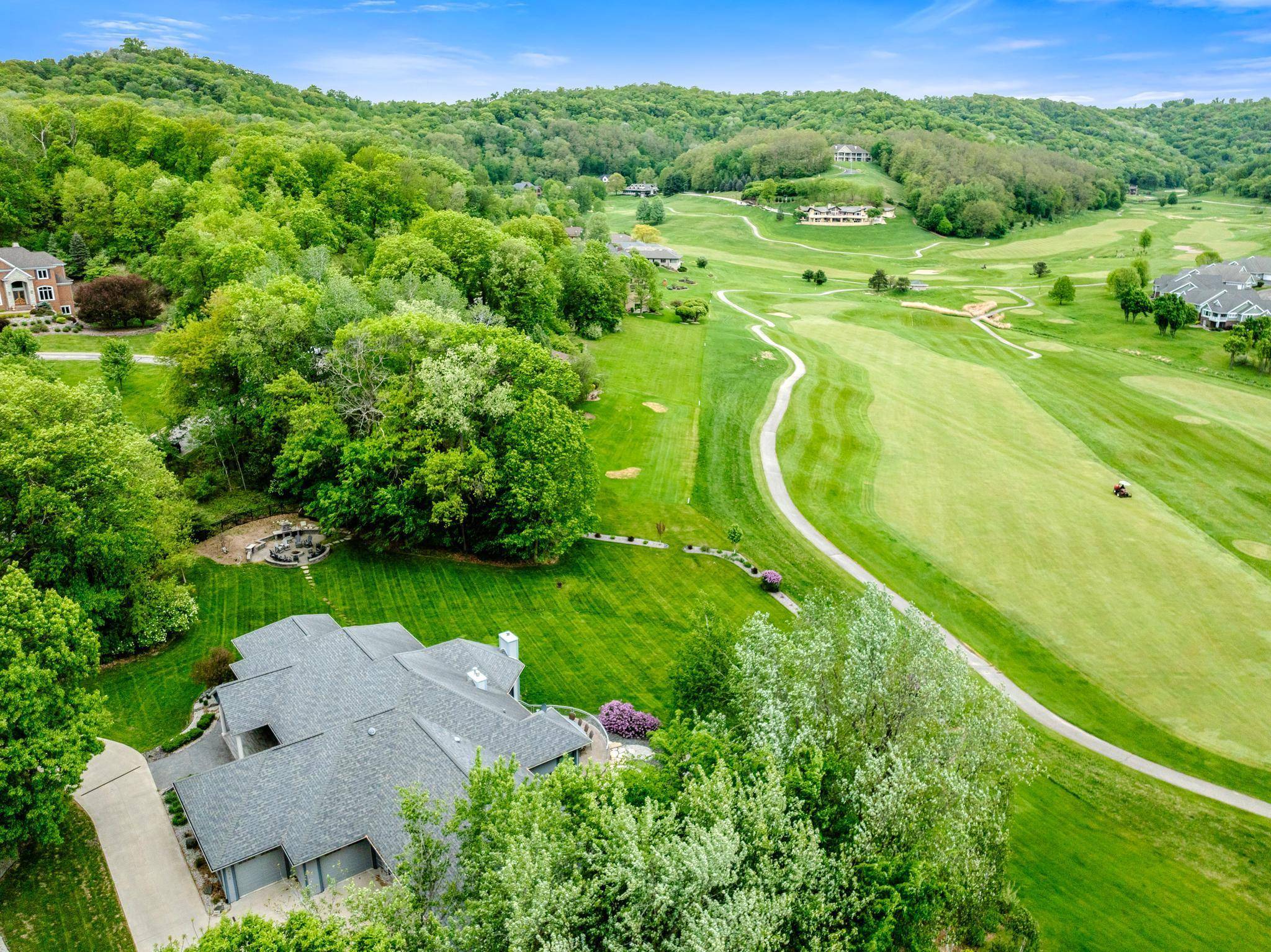 Onalaska, WI 54650,446 Country Club LN