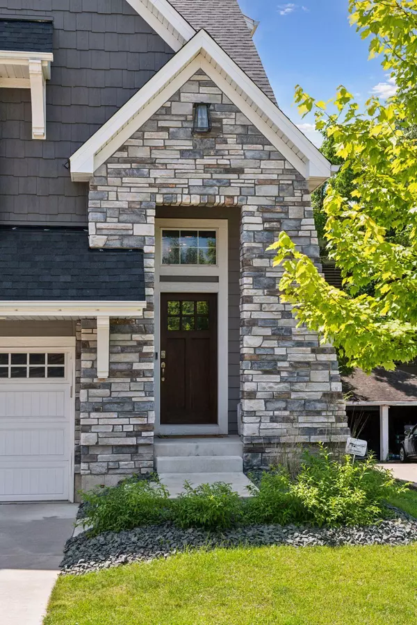 Edina, MN 55424,3927 W 49th ST