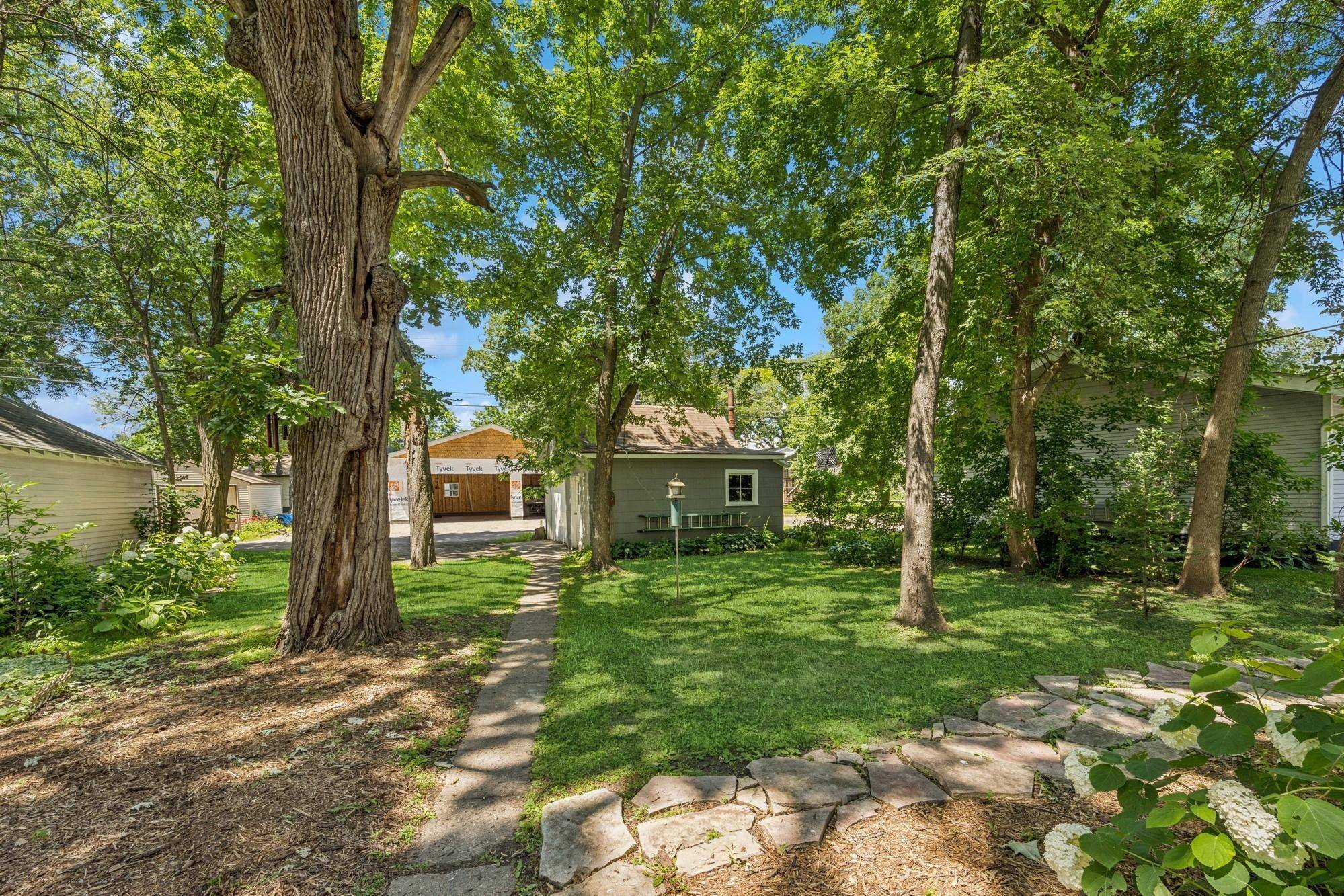 White Bear Lake, MN 55110,4883 Division AVE
