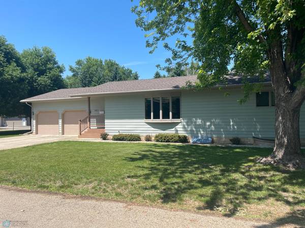 401 8th AVE E, Lisbon, ND 58054