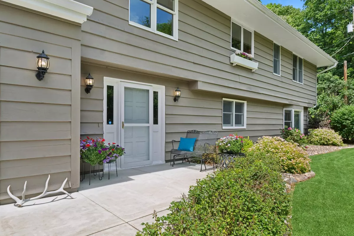 Excelsior, MN 55331,4590 Merrywood LN