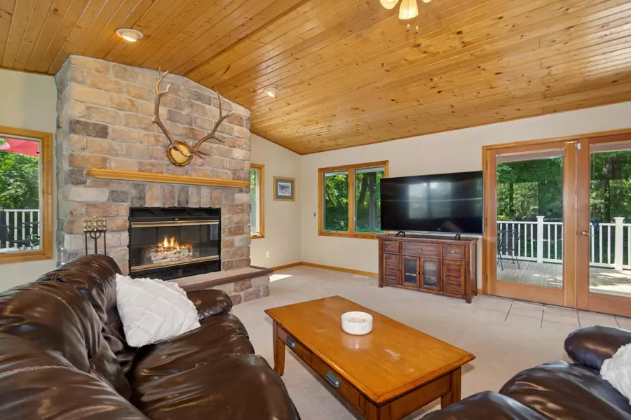 4590 Merrywood LN, Excelsior, MN 55331
