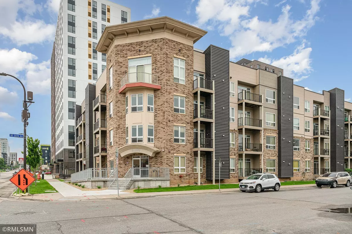 Minneapolis, MN 55414,2600 University AVE SE #318