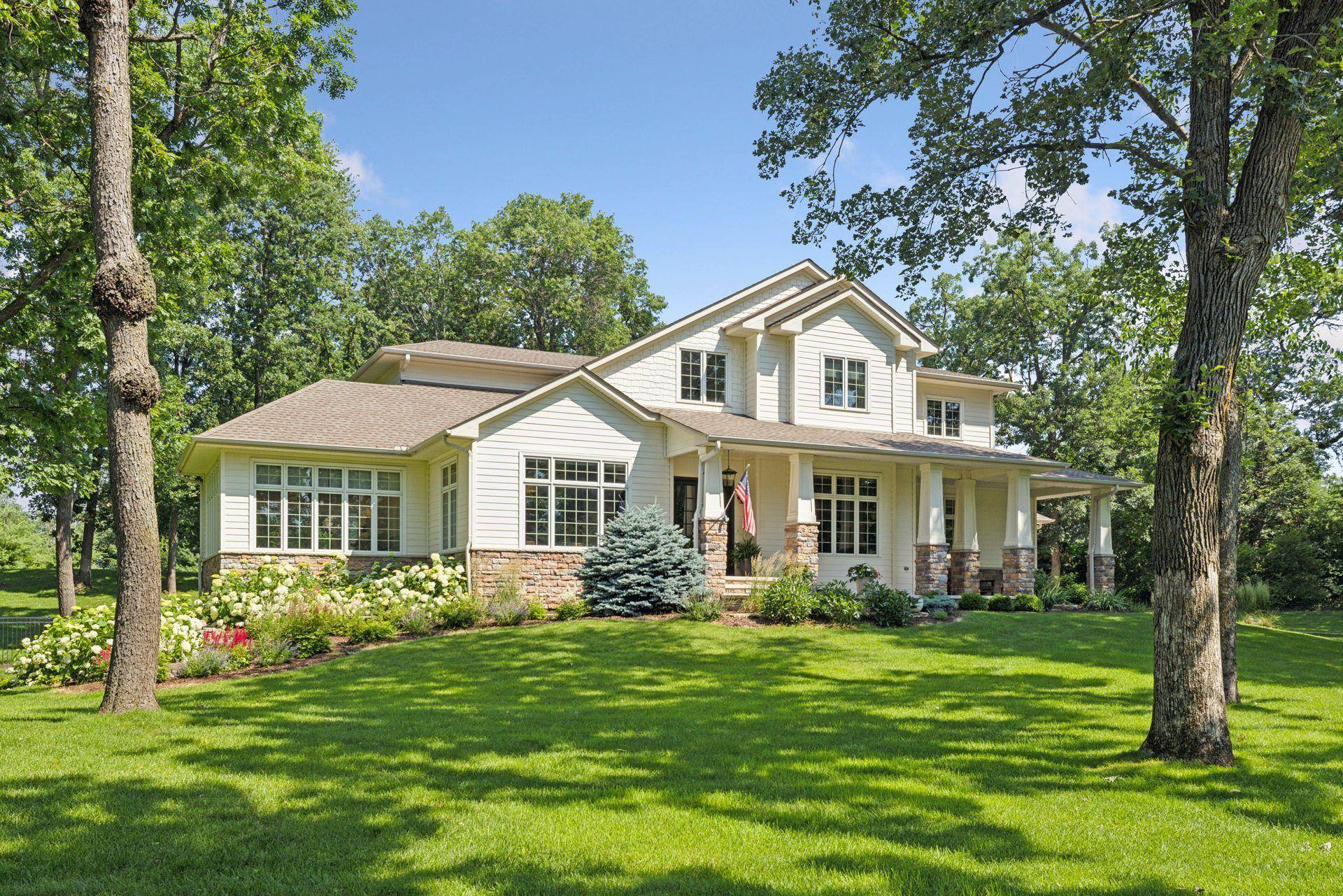 2 Red Forest LN, North Oaks, MN 55127