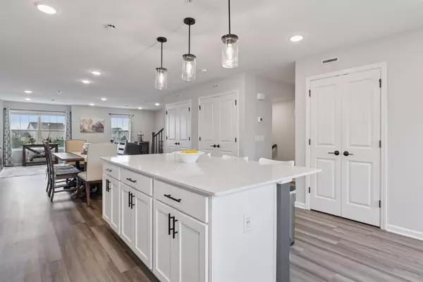 Apple Valley, MN 55124,15623 Fairbrook CT