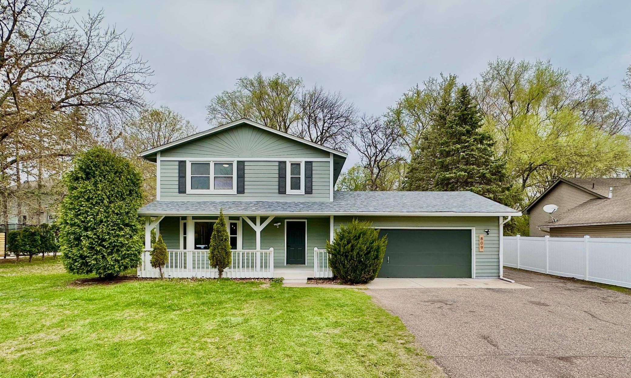 809 Wagon Wheel TRL, Mendota Heights, MN 55120
