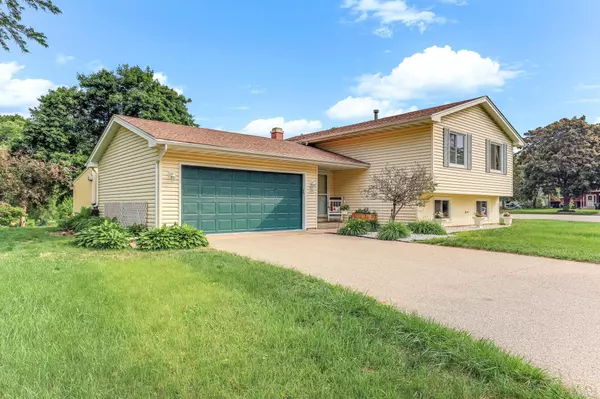 Eagan, MN 55122,2261 Clark ST