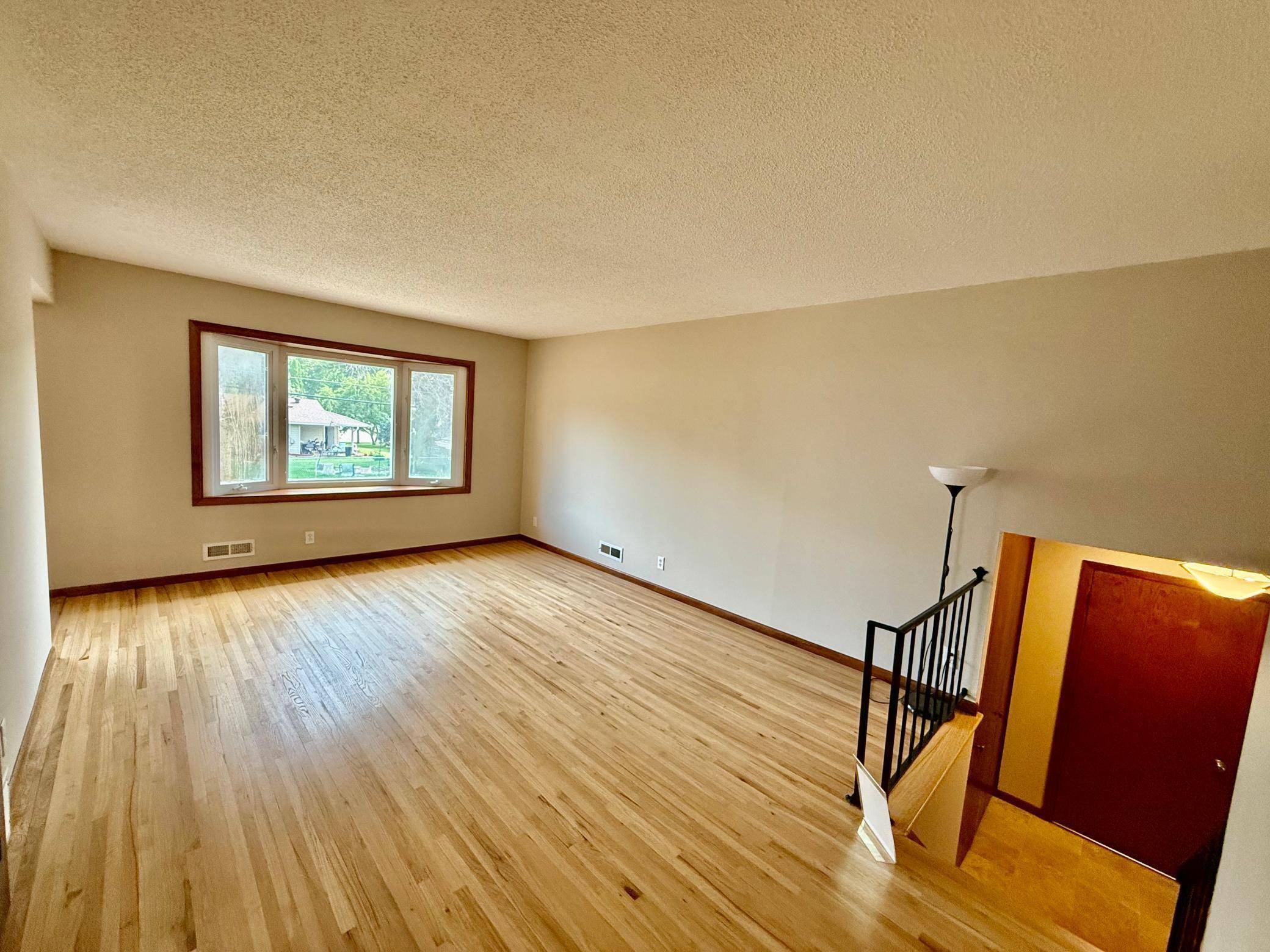 Apple Valley, MN 55124,188 150th ST W