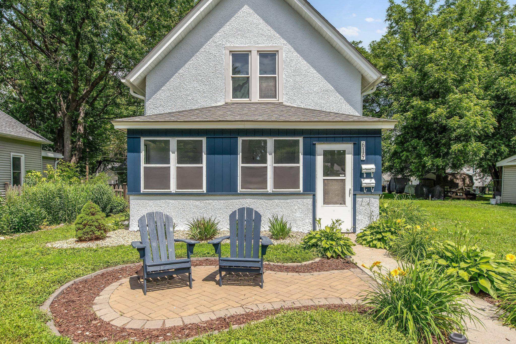 Shakopee, MN 55379,619 4th AVE E