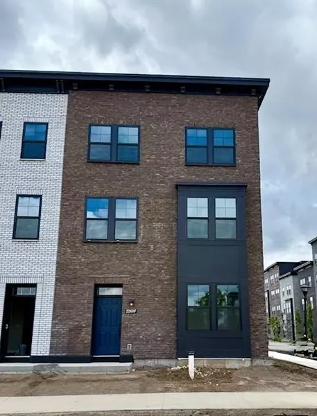 2260 Village WAY #F, Saint Paul, MN 55116
