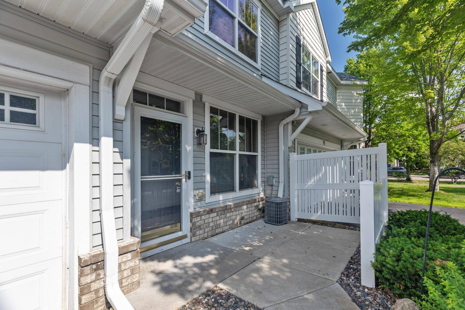 Maplewood, MN 55109,1608 Legacy Pkwy E #6