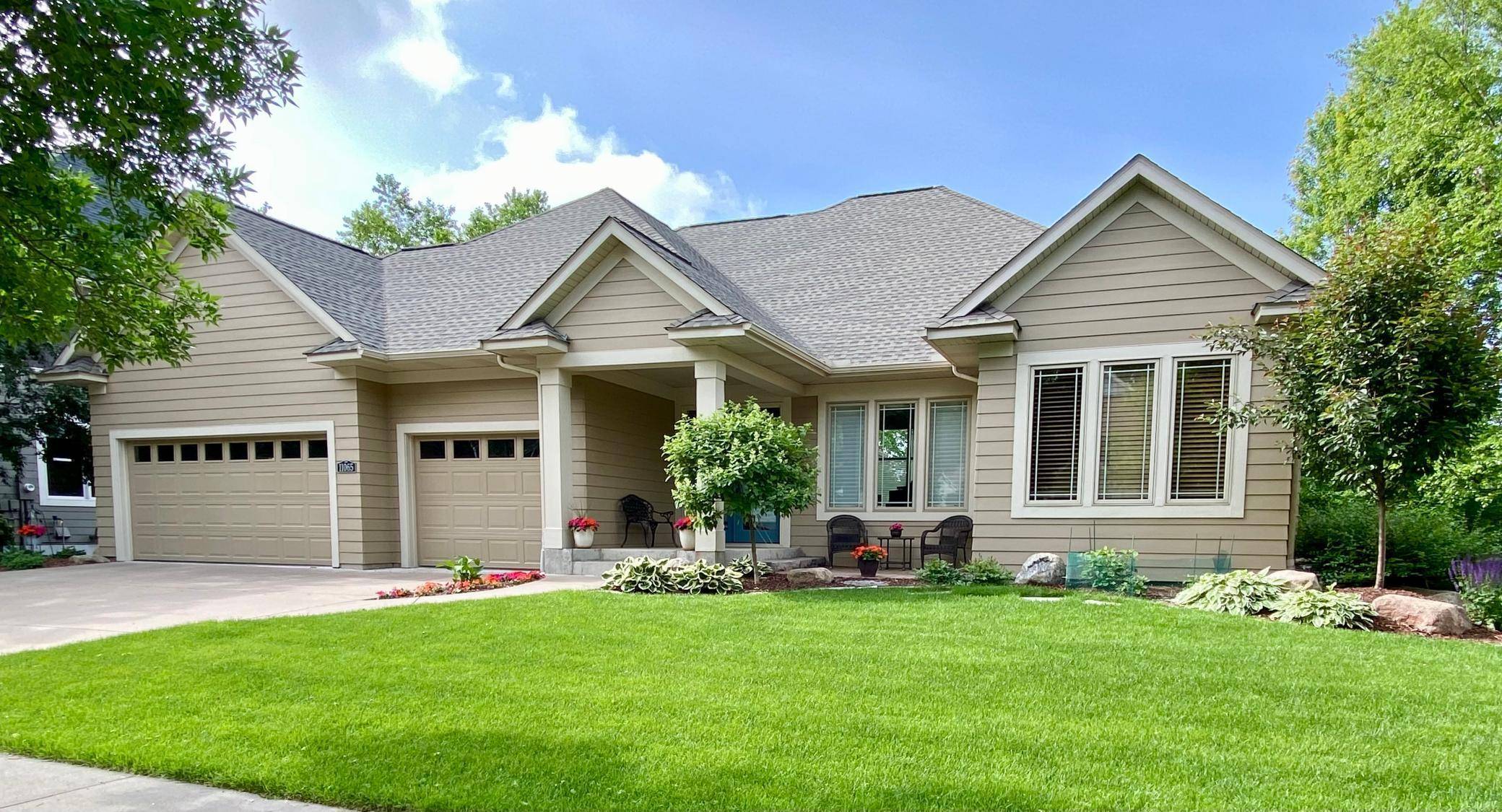 11065 Stonemill Farms Curve, Woodbury, MN 55129