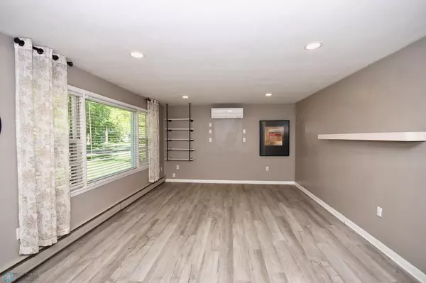 Fargo, ND 58102,1253 3rd ST N