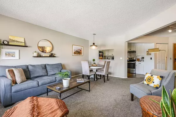 2425 E Franklin AVE #409, Minneapolis, MN 55406