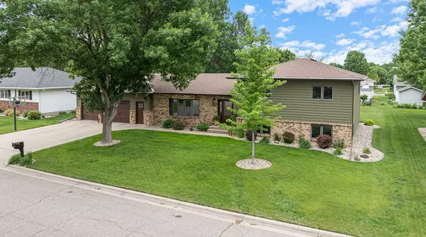 Marshall, MN 56258,611 Viking DR