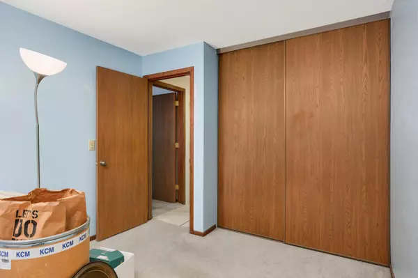 Eagan, MN 55122,1903 Silver Bell RD #108