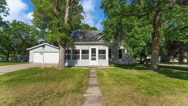 Willmar, MN 56201,1220 Campbell AVE NW