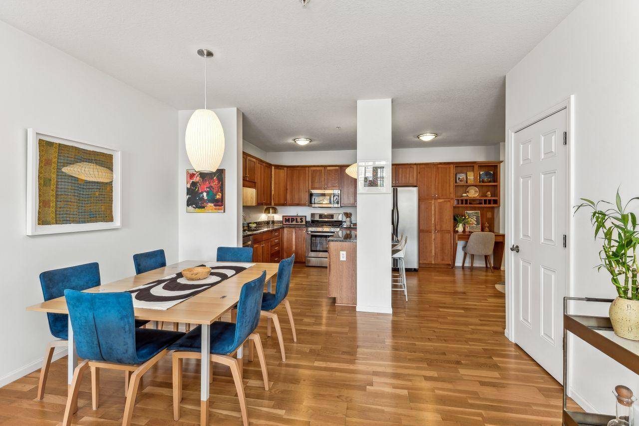 Minneapolis, MN 55403,301 Oak Grove ST #305