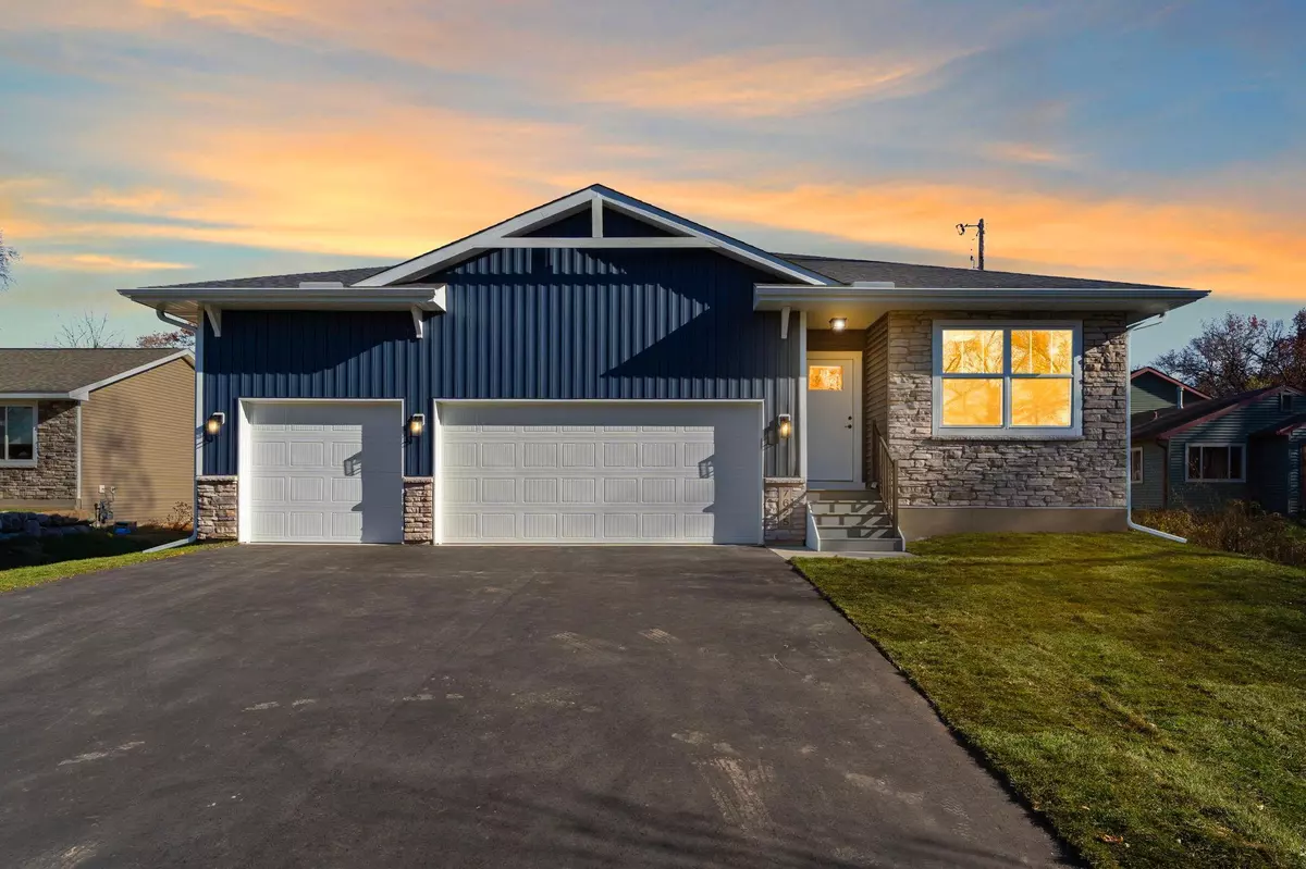 Mounds View, MN 55112,7625 Pleasant View DR