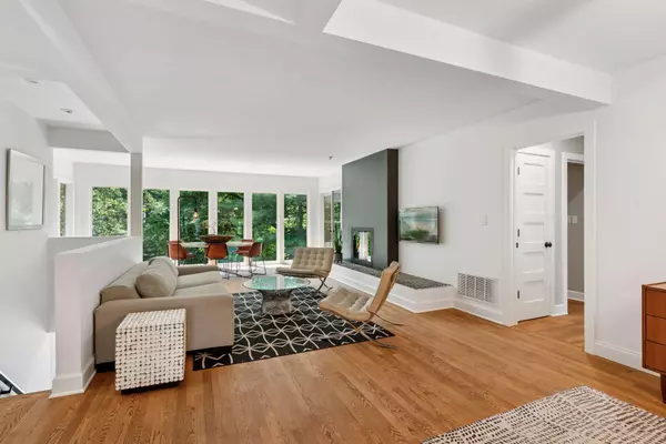 Golden Valley, MN 55416,108 Parkview TER
