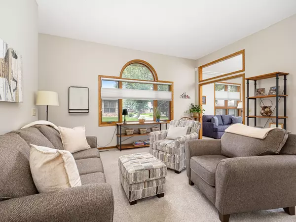 Eagan, MN 55122,4145 Arbor LN