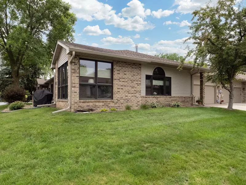 4145 Arbor LN, Eagan, MN 55122