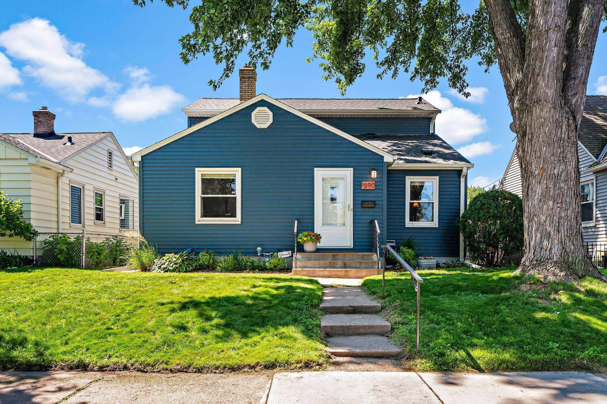 1890 Sheridan AVE, Saint Paul, MN 55116