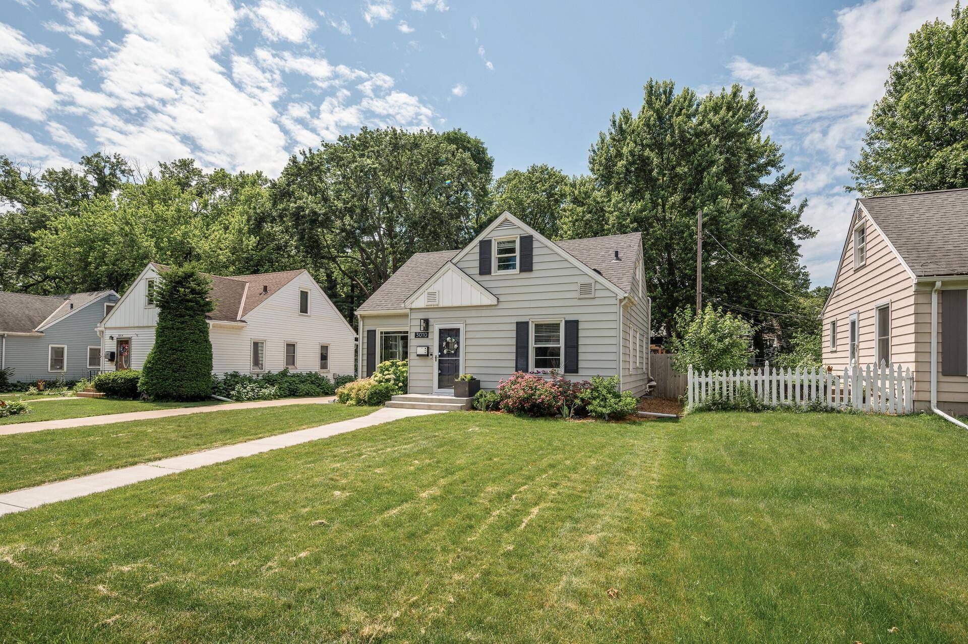 Saint Louis Park, MN 55426,3010 Quebec AVE S