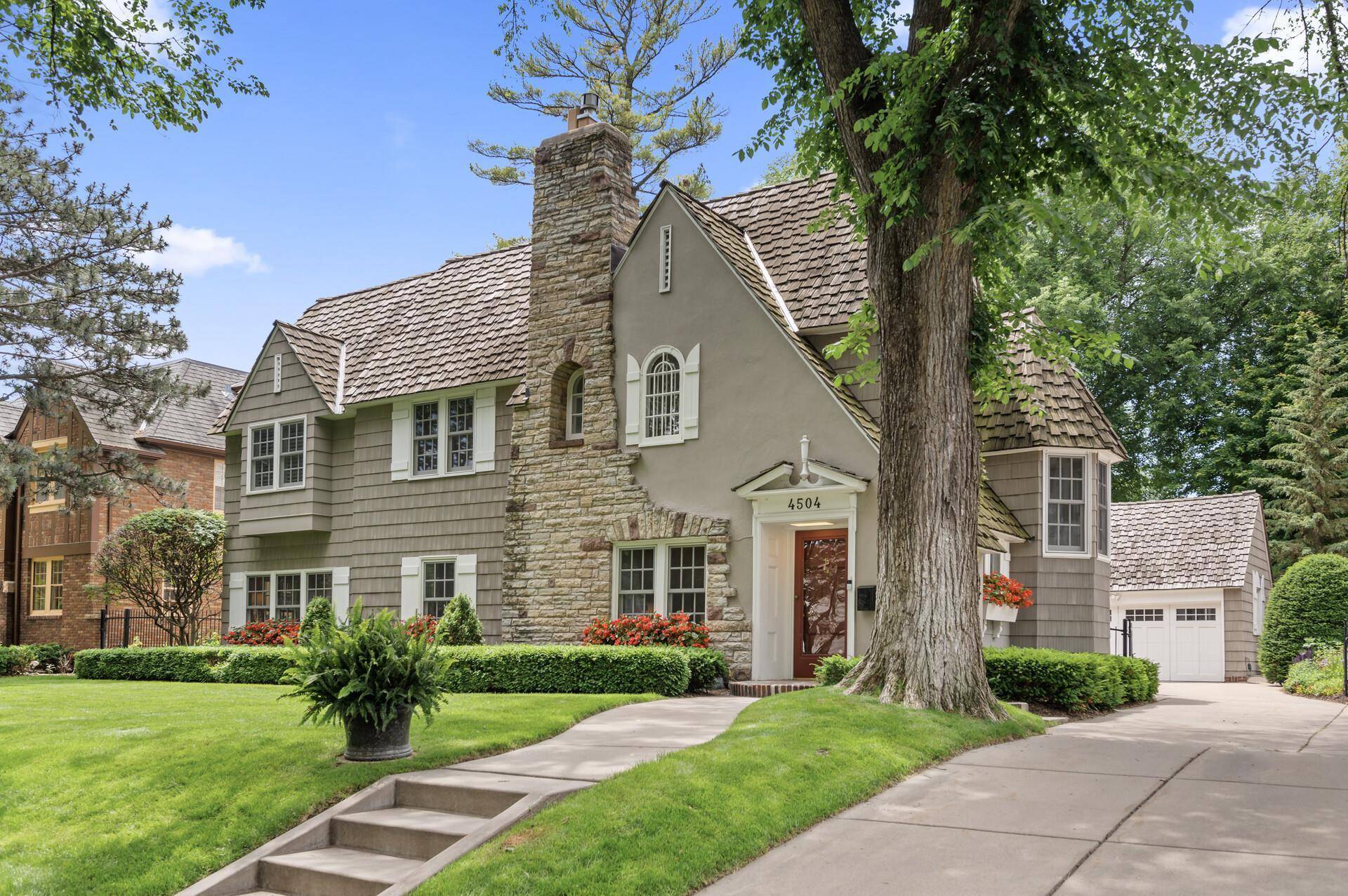 Edina, MN 55424,4504 Wooddale AVE