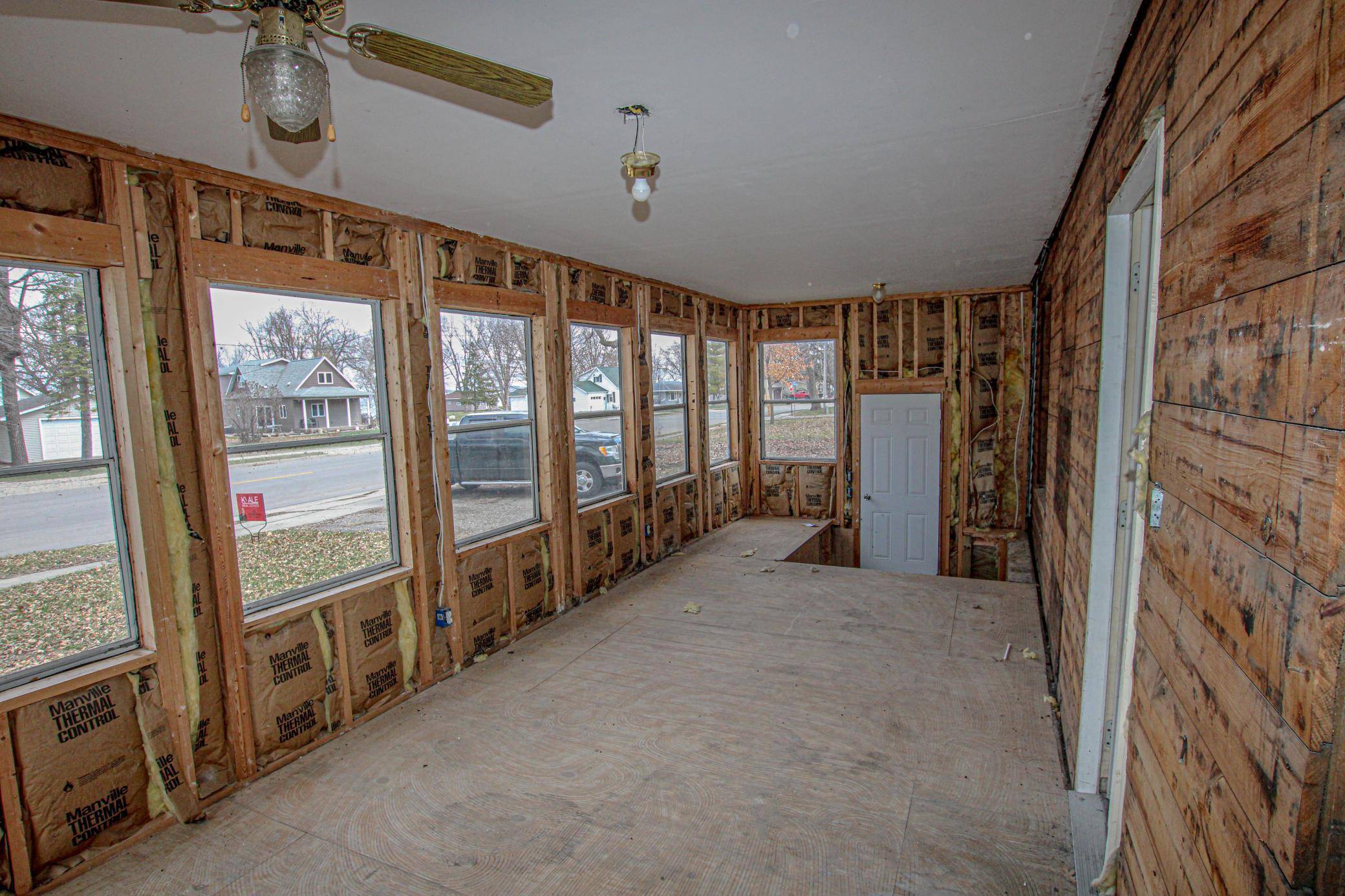 Osakis, MN 56360,608 E Lake ST